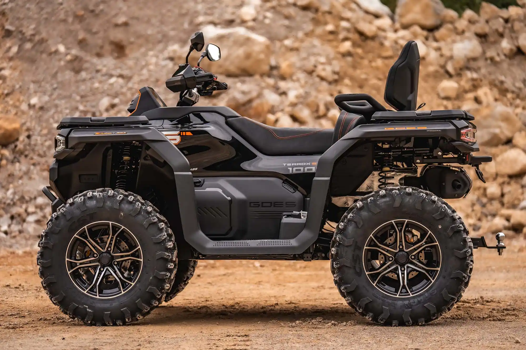 Quad przeprawowy GOES TERROX 1000 4x4 w trudnym terenie